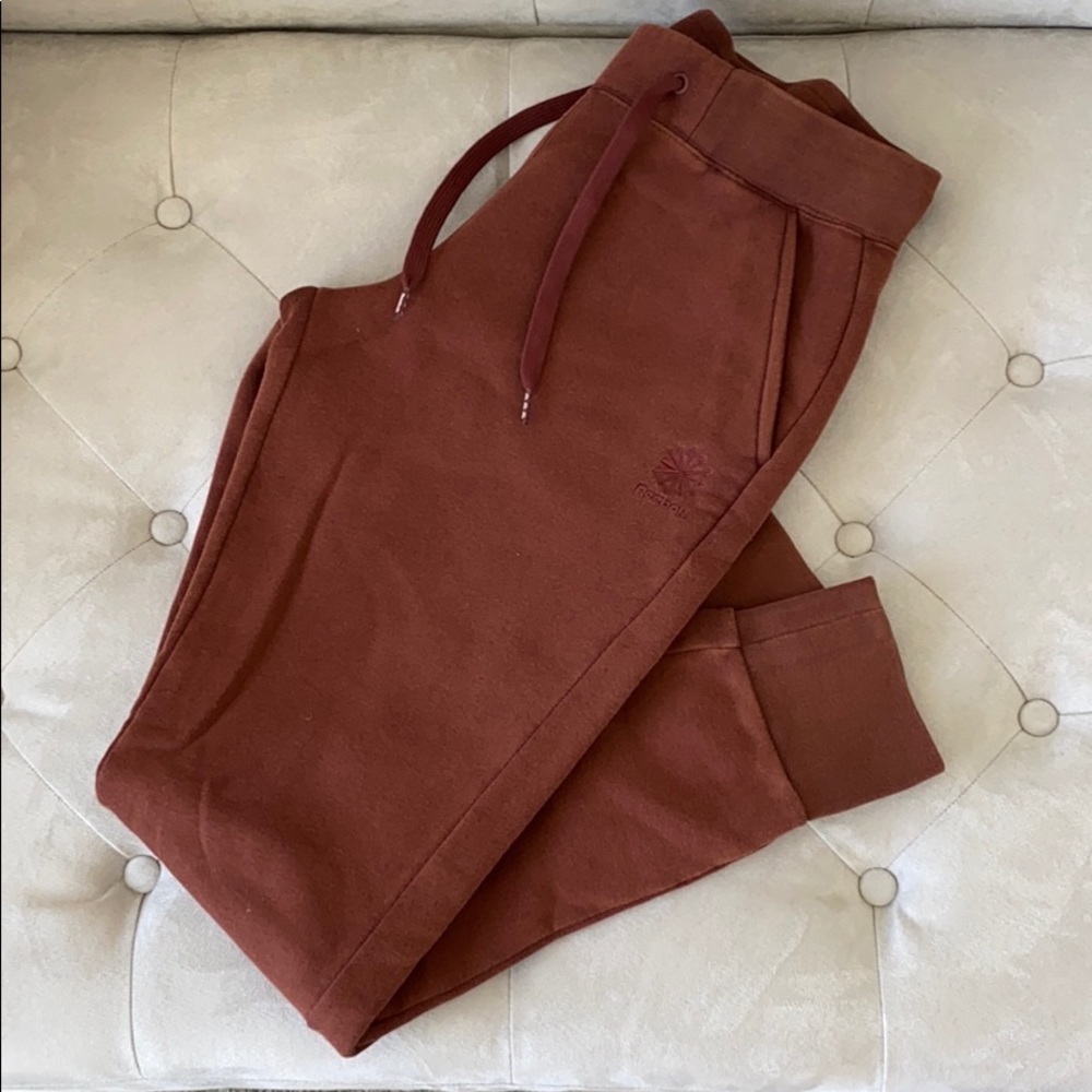 NWOT Red Reebok Classics Joggers 👟❤️